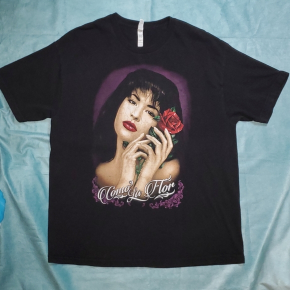 American Apparel Tops - SELENA Como La Flor Tshirt XL American Apparel Gildan 1301
